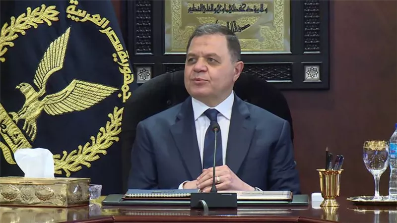 وزير الداخلية يهنئ البابا تواضروس الثاني والأقباط بعيد الميلاد المجيد