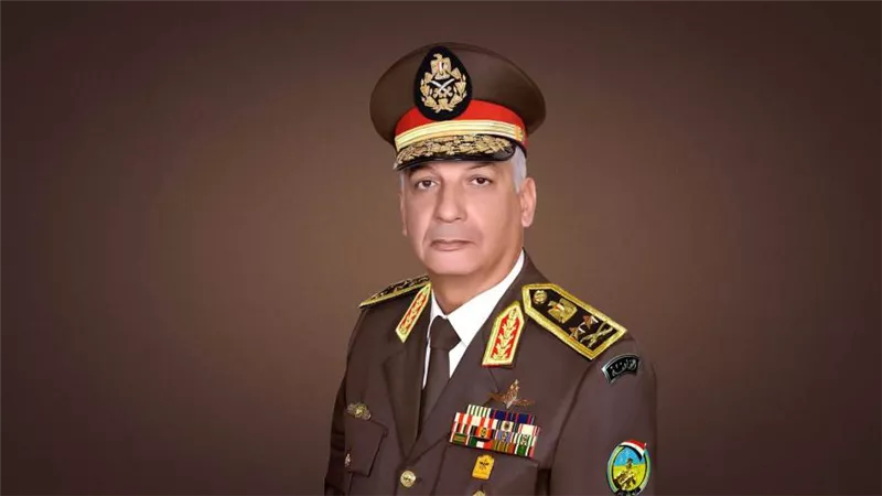 وزير الدفاع مهنئا البابا تواضروس الثاني بعيد الميلاد: مصر ستظل دائما قوية بوحدة نسيجها الوطني