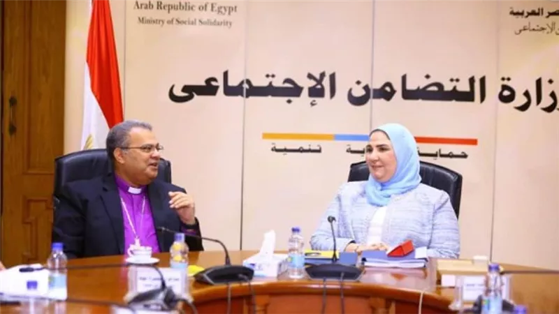 وزيرة التضامن تستقبل رئيس الطائفة الإنجيلية في مصر (صور)