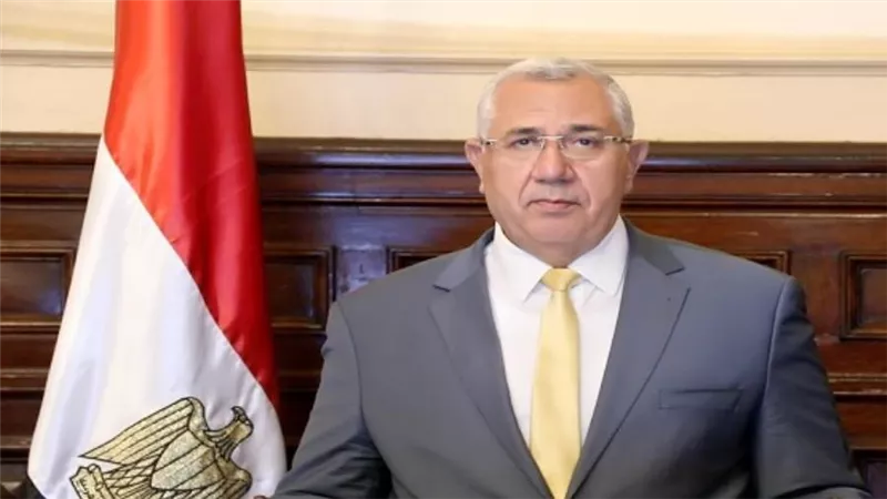 وزير الزراعة يهنئ قداسة البابا والأخوة الأقباط بمناسبة عيد القيامة المجيد 