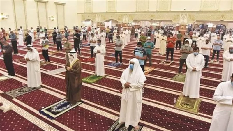 الكويت.. عودة التباعد بين المصلين في المساجد بداءا من الغد