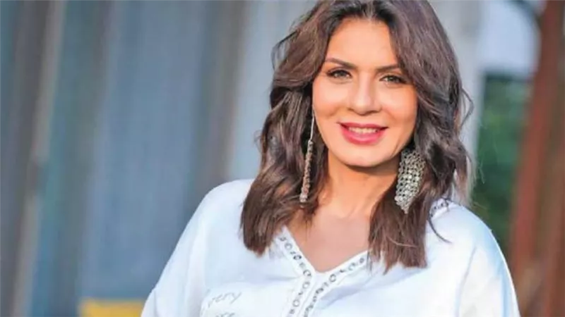 نجلاء بدر تعلن إصابتها بفيروس كورونا.. وتعلق: جالى أوميكرون