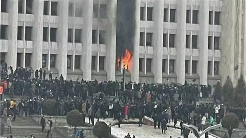 رئيس كازاخستان يكلف بتشكيل لجنة لإزالة آثار أعمال الشغب 