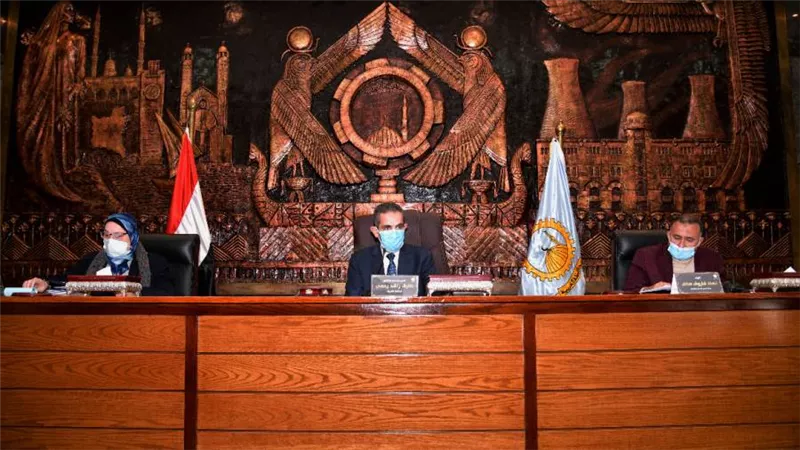 محافظ الغربية يناقش موقف ٧٥١ مشروع في 