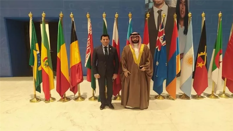 خلال حضوره منتدى شباب العالم.. وزير الرياضة يلتقي نظيره البحريني (صور)