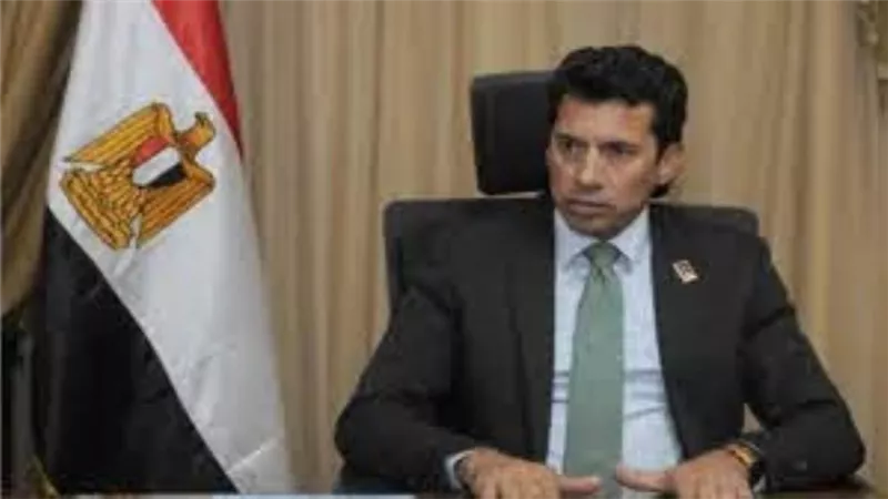 وزير الرياضة: «غير راضي عن أداء المنتخب.. وكلنا مش قابلين الأداء»