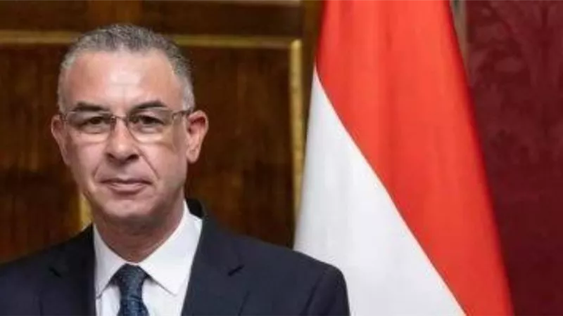 وصول جثمان سفير مصر في إيطاليا إلي مطار القاهرة