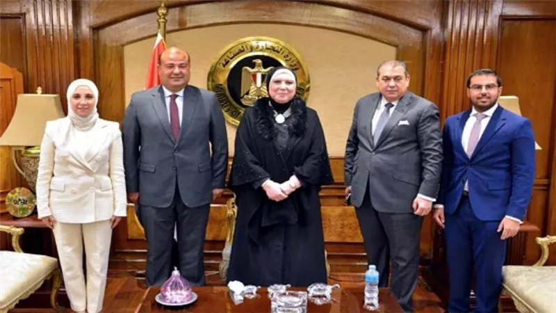 وزيرة الصناعة تستقبل وفد غرفة التجارة العربية الأمريكية لبحث سبل زيادة الصادرات المصرية (صور)