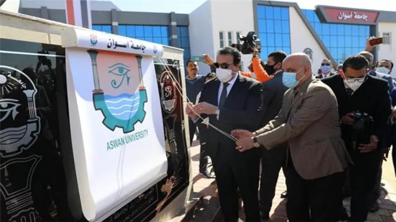 د. خالد عبدالغفار يفتتح المبنى الإداري الجديد بجامعة أسوان (صور)