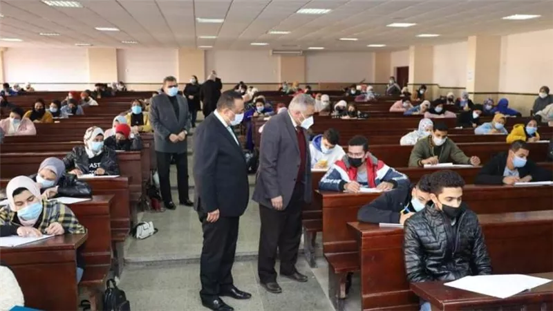 4500 طالباً يؤدون إمتحانات نصف العام بـكلية الآداب جامعة طنطا 