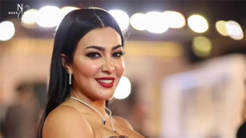 الفاتنة ميرهان حسين تحتفل بعيد ميلاد نبيلة عبيد 