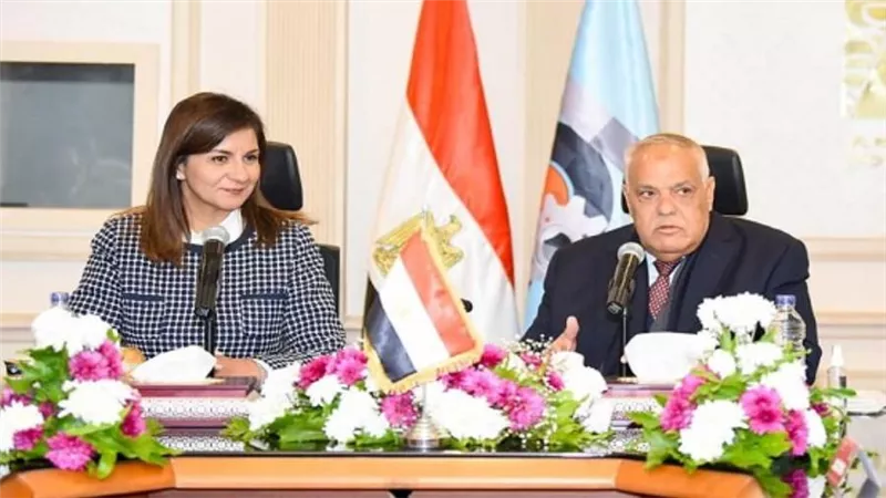 وزيرة الهجرة: 