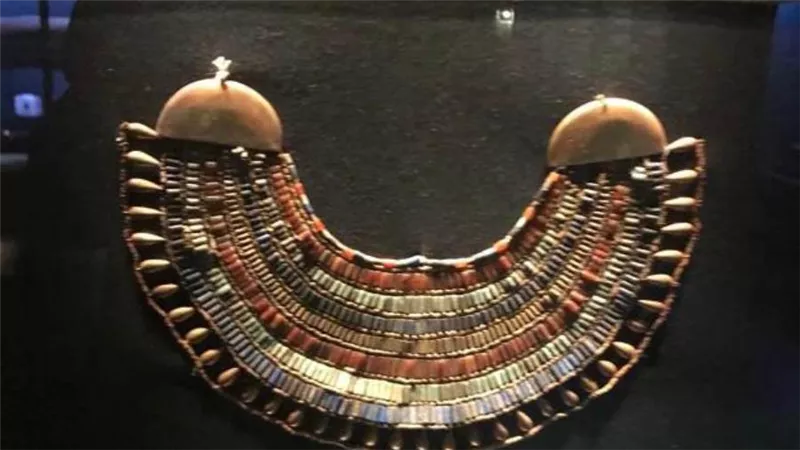 رئيس قطاع المتاحف يطير الي هيوستن لتفقد معرض رمسيس وذهب الفراعنة