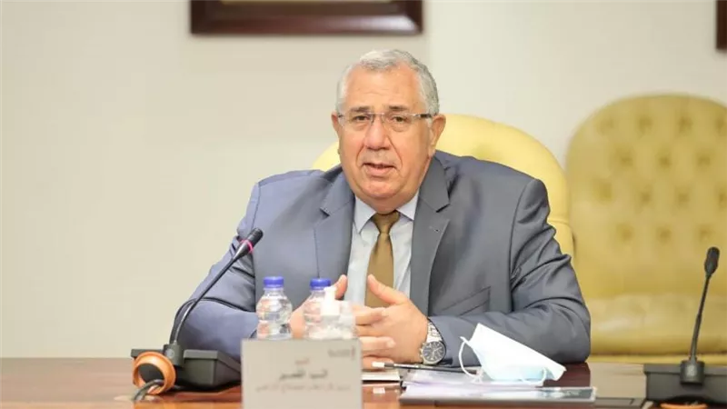 وزير الزراعة يتجه إلى بغداد لحضور اجتماع الفاو