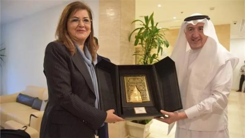 التخطيط: الإعداد لتوقيع برنامج التعاون مع المؤسسة الدولية الإسلامية 