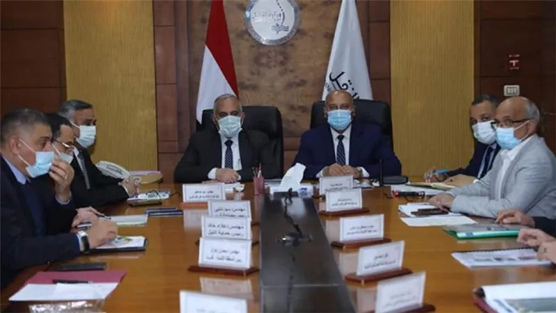 وزيرا النقل والري يناقشان موقف الموضوعات والتنسيقات المشتركة بين الوزارتين (صور)