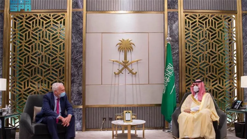 ولى العهد السعودي يبحث مع رئيس وزراء بريطانيا تعزيز وتطوير العلاقات الثنائية
