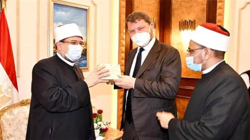 وزير الأوقاف يستقبل رئيس برلمان البحر الأبيض المتوسط (صور)