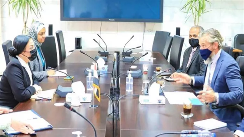 وزيرة البيئة تبحث مع الممثل المقيم لبرنامج اليونيسف التعاون الثنائي في ملف التغيرات المناخية (صور)
