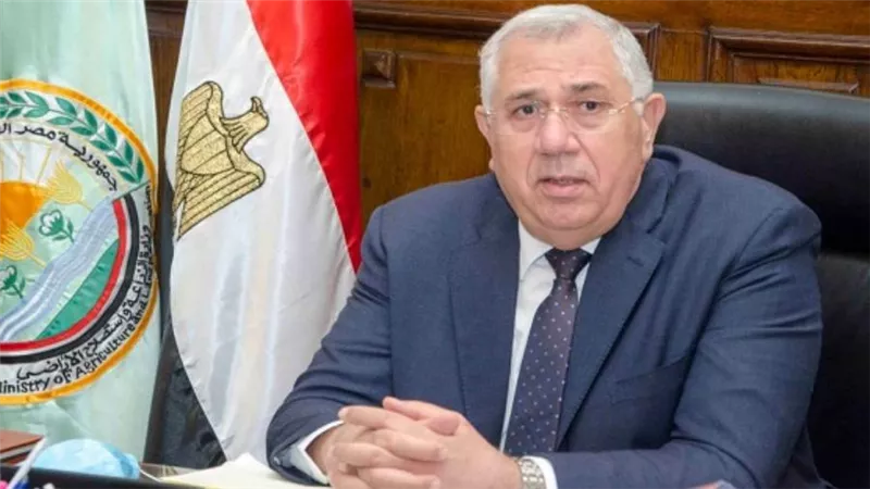 وزير الزراعة يعقد اجتماعا لبحث آليات تنفيذ قرارات مجلس الوزراء بالحفاظ على الأراضي الزراعية