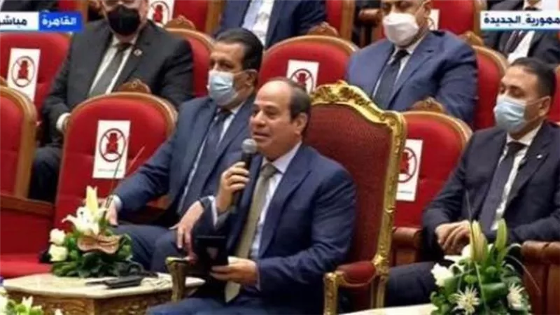 الرئيس السيسي يجري جولة تفقدية داخل معرض إيجبس 2022