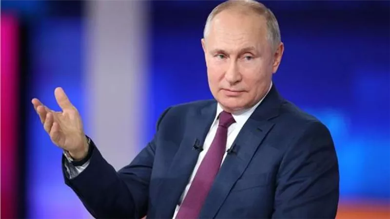 بوتين يشرف على مناورات عسكرية والاشتباكات على الجبهة تتزايد 