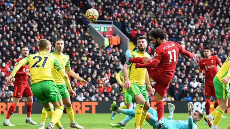 محمد صلاح يسجل في مرمى نورويتش ويصل للهدف 150 مع ليفربول 