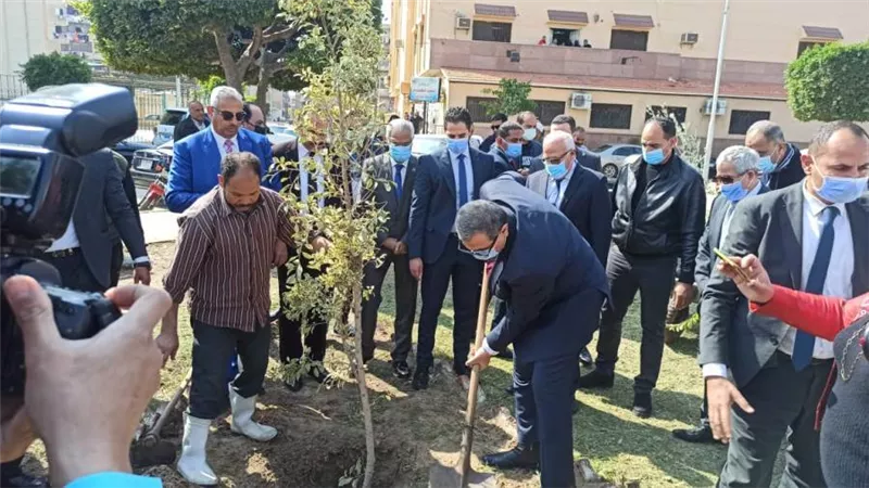وزير القوي العاملة ومحافظ بورسعيد يطلقان مبادرة هنجملها لزراعة١٠٠٠ شجرة