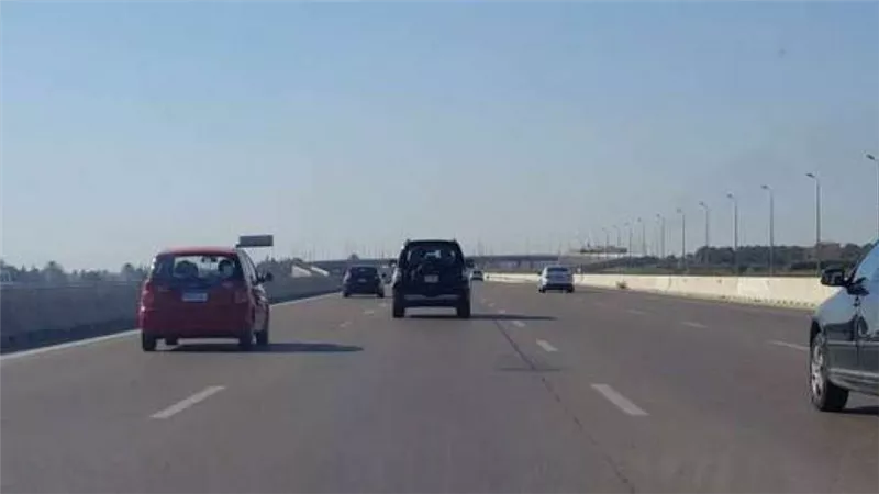 عودة حركة السيارات إلى الطريق الصحراوي الشرقي القديم