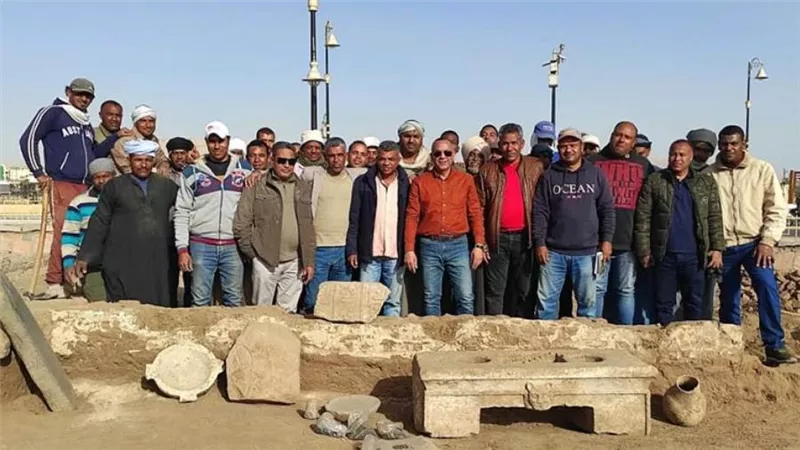 البعثة الأثرية المصرية بمعبد الأقصر تعثر على مجموعة من الآثار الملكية الهامة