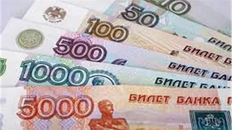 الروبل ينهار وروسيا ترفع سعر الفائدة 20% 