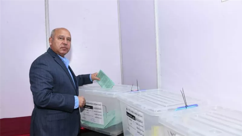 وزير النقل يدلي بصوته في انتخابات نقابة المهندسين