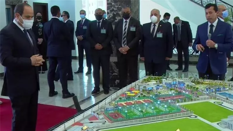 الرئيس السيسي يوجه بتعويض المواطنين عن أعمال توسعة محاور القاهرة | فيديو