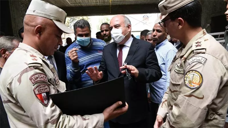 محافظ قنا يتابع الأعمال الإنشائية بوحدة صحة الأسرة بجزيرة العبل ضمن حياة كريمة  