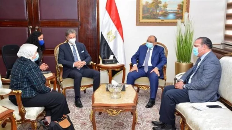 وزير التنمية المحلية يستقبل الممثل المقيم لبرنامج الأمم المتحدة الإنمائي في مصر (صور)