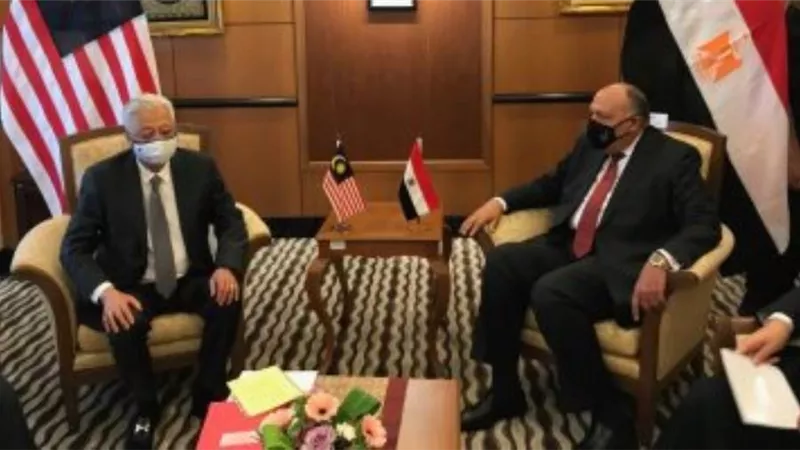 شكرى يسلم رئيس وزراء ماليزيا رسالة من الرئيس السيسى حول العلاقات الثنائية