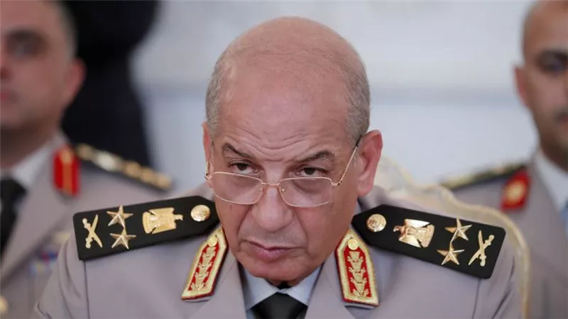 وزير الدفاع يلتقى بمقاتلى قوات حرس الحدود ويكرم عدداً من المتميزين
