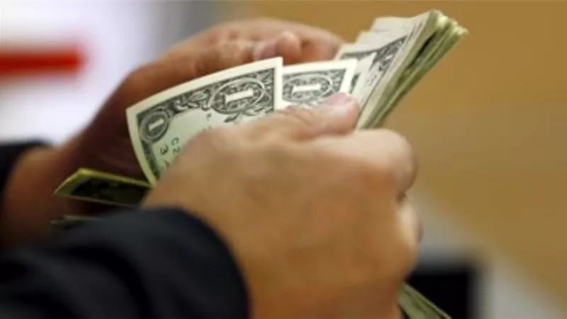 سعر الدولار بمنتصف التعاملات اليوم بالبنوك المصرية