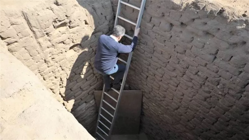 وزير السياحة يتفقد كشف أثري جديد تعلن تفاصيله يوم السبت (صور)