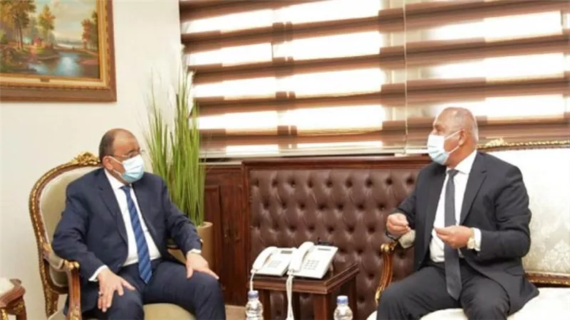 «شعراوي» و«الوزير» يتابعان التعديات على أملاك السكك الحديدية وتوفير أتوبيسات بالغاز لمؤتمر المناخ (صور)