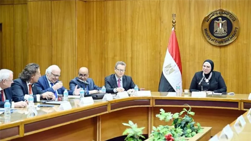 نيفين جامع: اهتمام كبير من القيادة السياسية للاستفادة من الخبرات الألمانية لتطوير الصناعة المصرية (صور) 