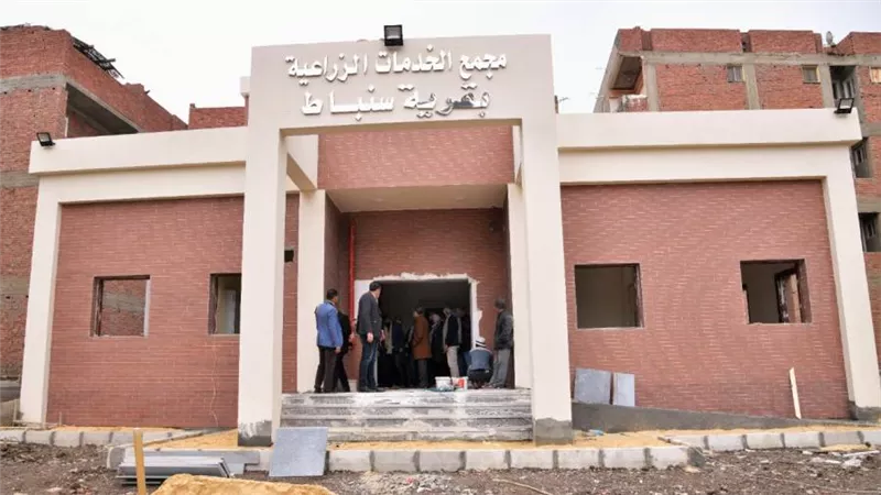 محافظ الغربية يتفقد مشروعات حياة كريمة في ٤ قرى بزفتى