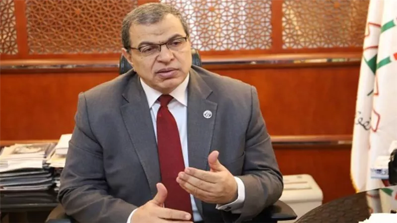 تعيين 827 بينهم 10 