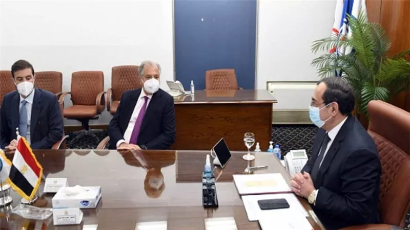 مباحثات مشتركة لدعم أنشطة النقل البحري للبترول والغاز المسال