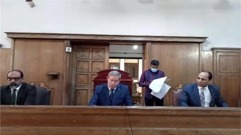 إحالة أوراق سائق توك توك للمفتي قتل والده حرقا وشرع فى قتل امه بالمنصورة