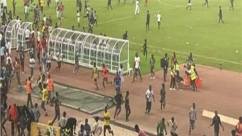 مقتل ممثل فيفا بعد أحداث شغب مباراة غانا ونيجيريا بتصفيات المونديال