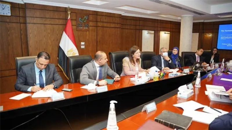 وزيرة التخطيط تستقبل رئيس مركز التنمية المستدامة بجامعة كولومبيا (صور)