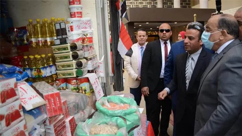 وزير التنمية المحلية يطلق 