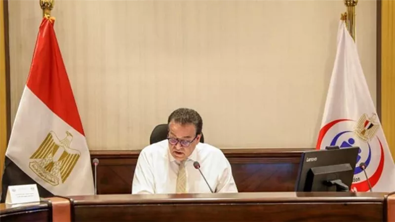 د. خالد عبدالغفار: انخفاض أعداد إصابات كورونا بنسبة 54%.. وتراجع الوفيات بنسبة 45% (صور)
