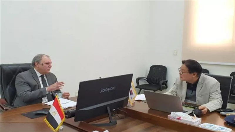 جامعة بني سويف التكنولوجية تستقبل كبير خبراء جامعة كوريا للتكنولوجيا والتعليم 